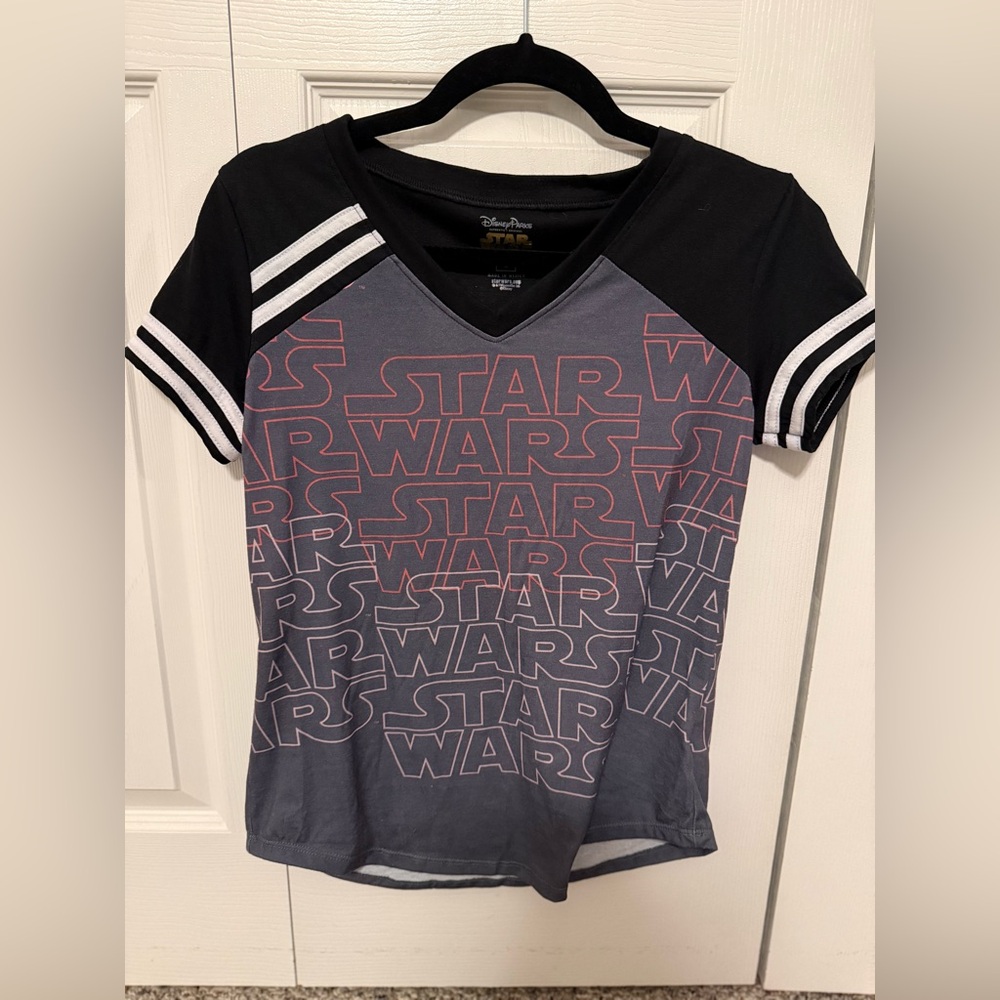 Disney Parks Star Wars Women’s  Top Size Small NWOT